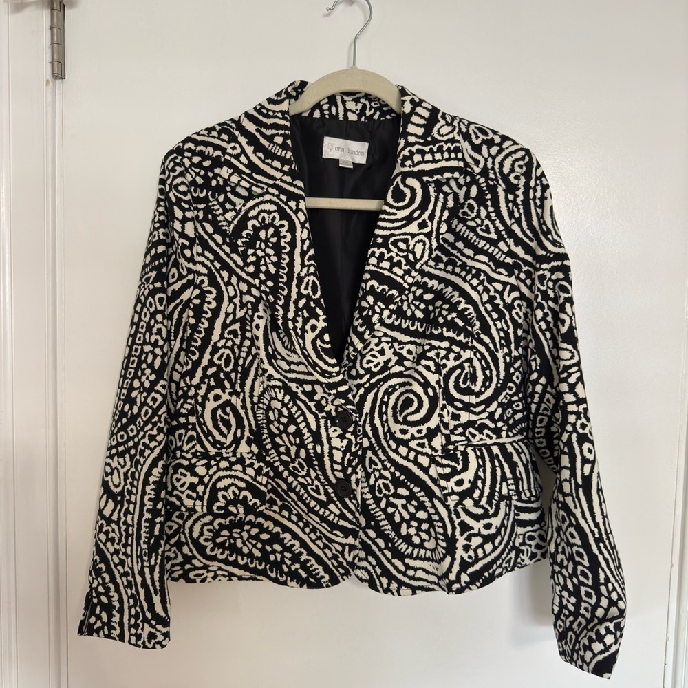Woman’s Jacket‎